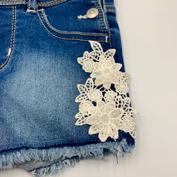 Girls/Toddler WONDER NATION 4T shortalls boho white floral/lace denim overalls - Picture 4 of 14